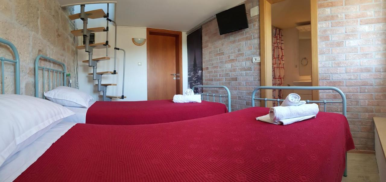 Holiday Home Gustirna Selca  Zimmer foto