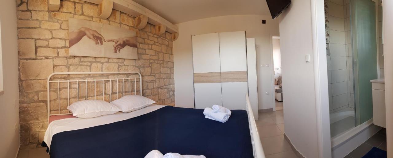 Holiday Home Gustirna Selca  Zimmer foto